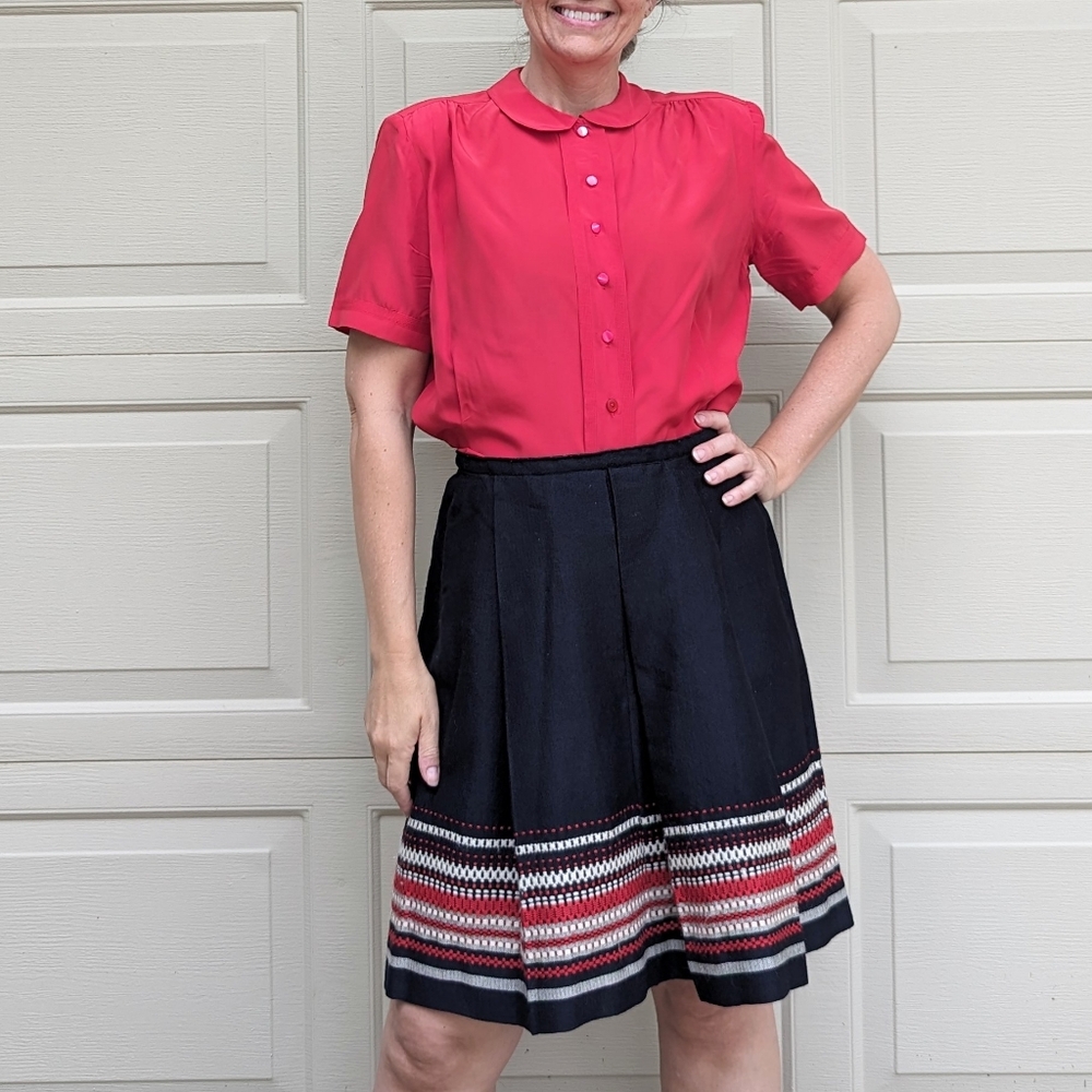 VINTAGE PLEATED SKIRT embroidery S